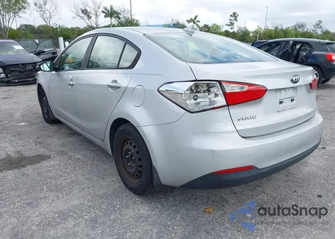 2016 Kia Forte Lx z USA, uszkodzony, nr VIN KNAFK4A67G5594935